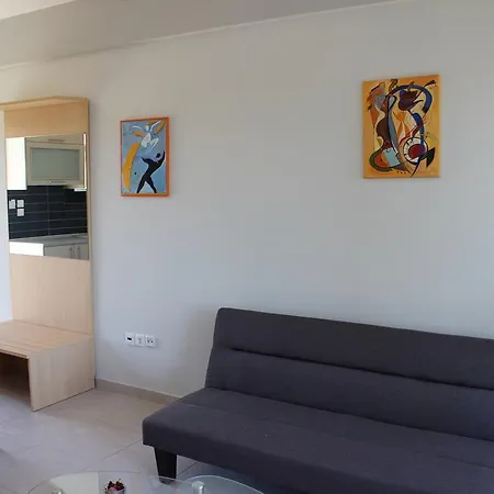 Housing Pefkos