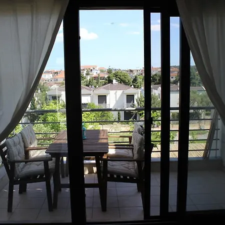 Housing Pefkos