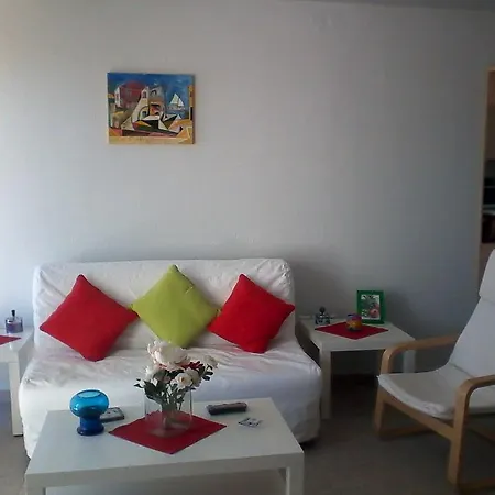 公寓 Housing Pefkos