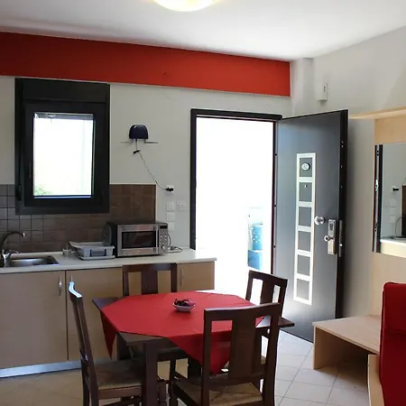 公寓 Housing Pefkos