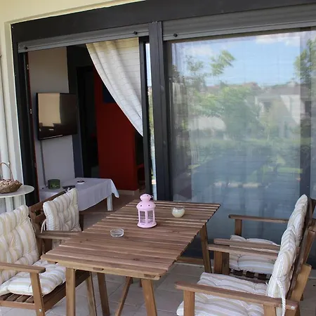 公寓 Housing Pefkos